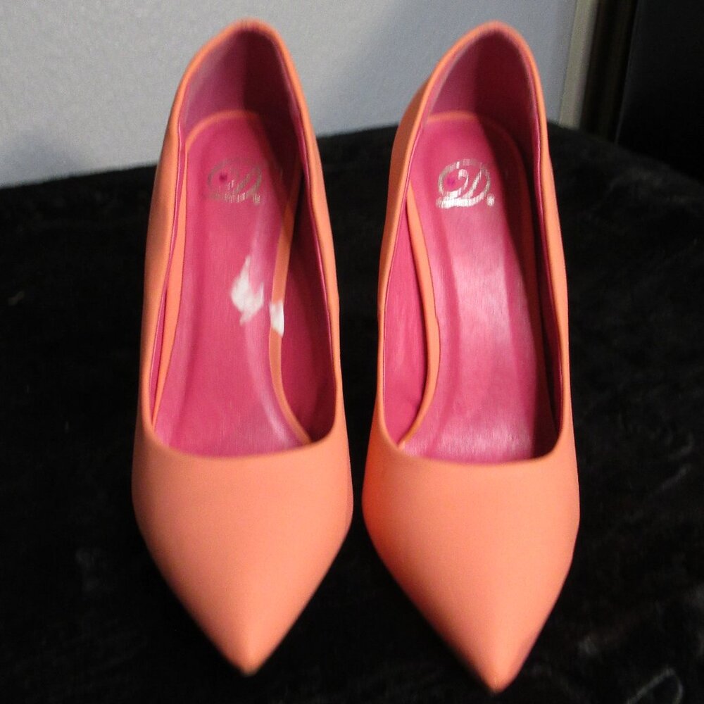 Pointed Toe Orange Pumps with Pink Lining